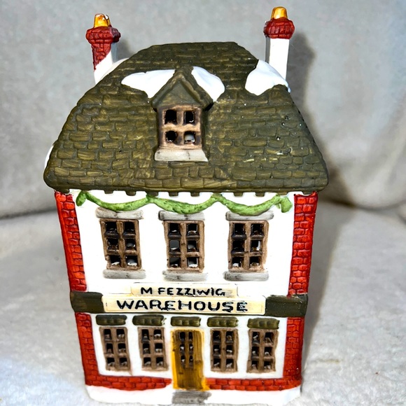 Department 56 Other - Dept 56 Dickens Village Series 1986 FEZZIWIG'S WAREHOUSE 65005 - Retired